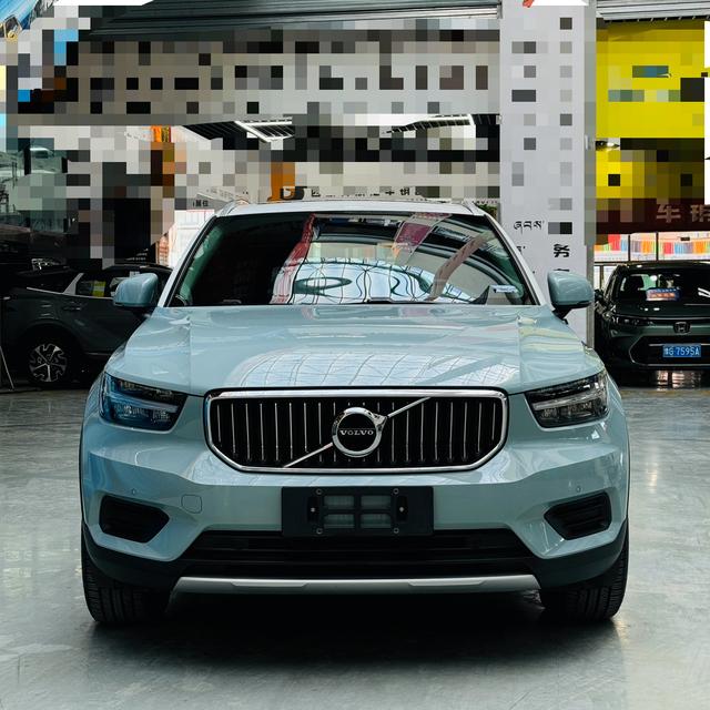 Volvo XC40 (imported)