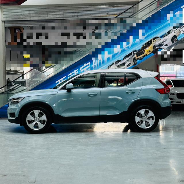 Volvo XC40 (imported)