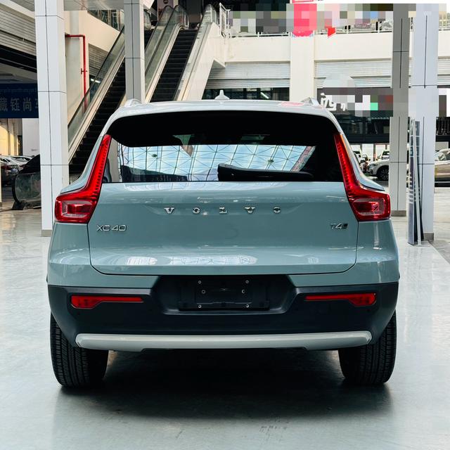 Volvo XC40 (imported)