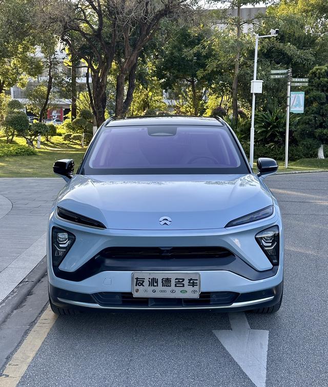 NIO ES6