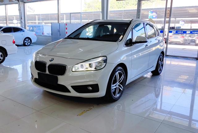 BMW 2 series station wagon (imported)