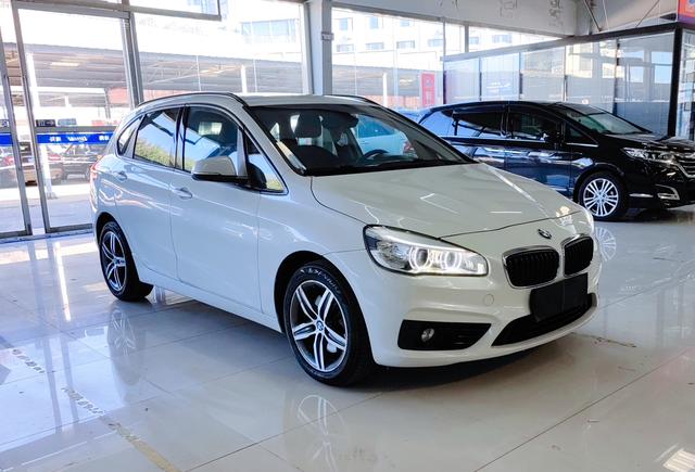 BMW 2 series station wagon (imported)