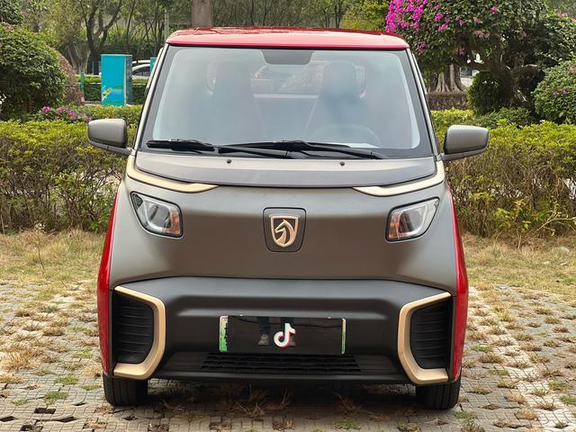 Baojun E200