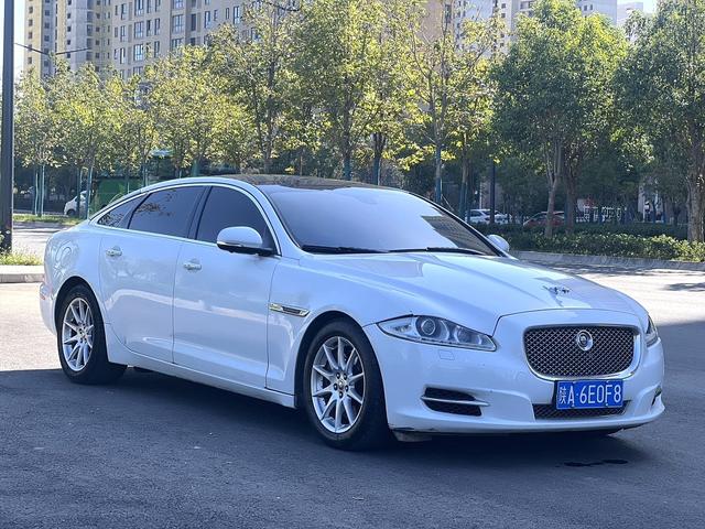 Jaguar XJ