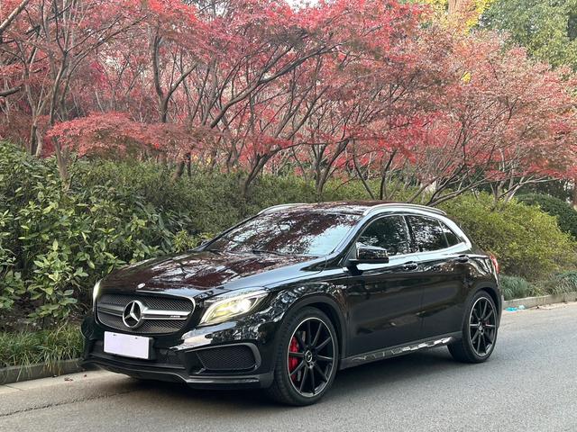 Mercedes-Benz GLA AMG