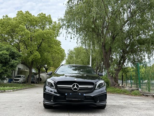 Mercedes-Benz GLA AMG