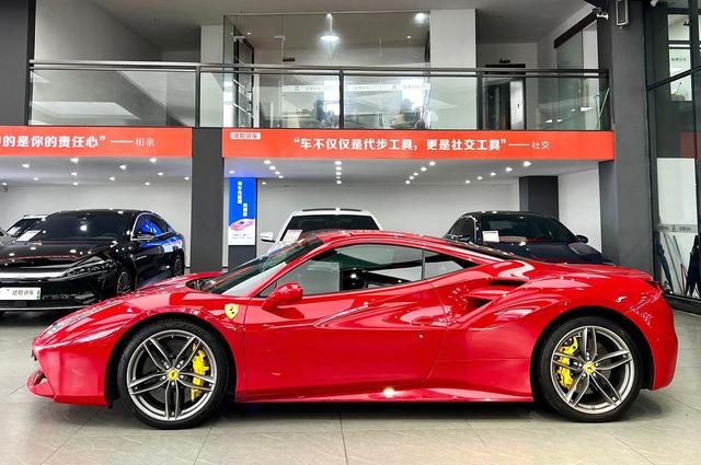 Ferrari 488