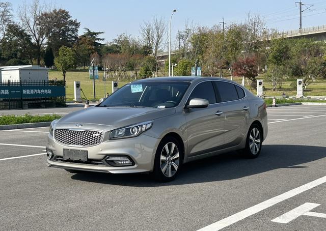 Kia K4