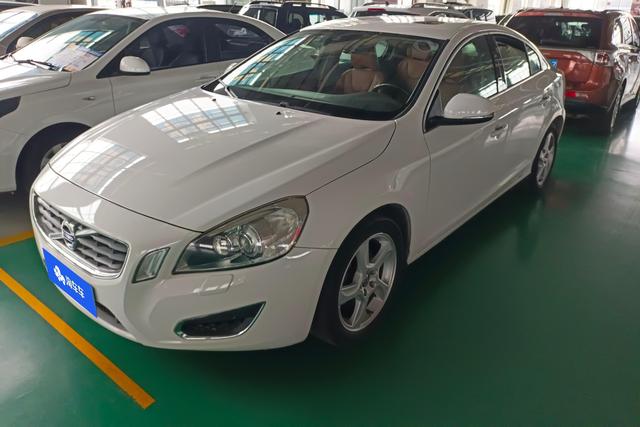 Volvo S60 (imported)