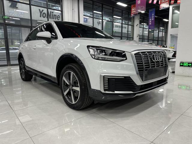 Audi Q2L e-tron