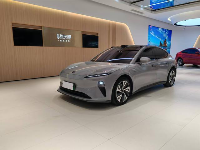 NIO ET5