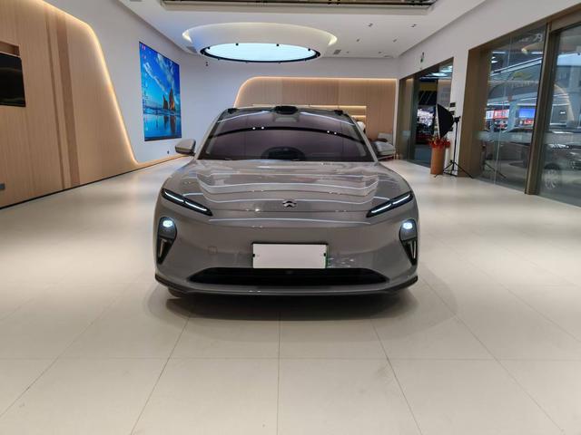 NIO ET5