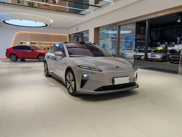 NIO ET5