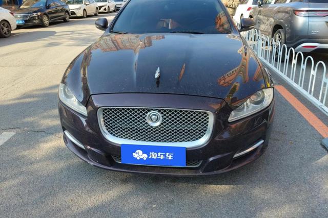 Jaguar XJ