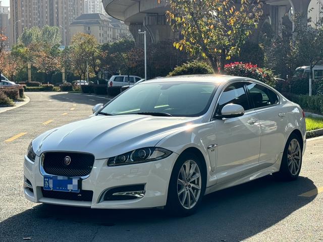 Jaguar XF