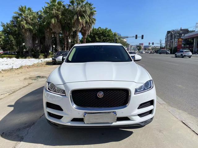 Jaguar F-PACE