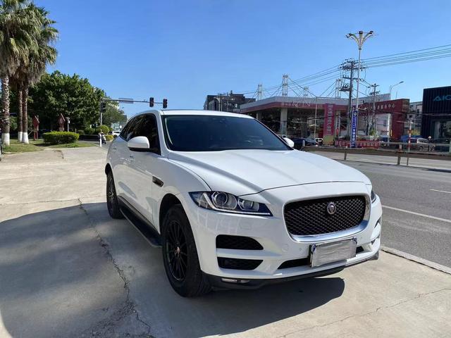 Jaguar F-PACE