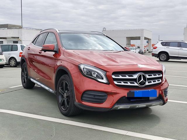 Mercedes-Benz GLA