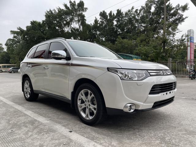 Mitsubishi Outlander (imported)