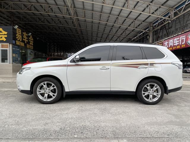 Mitsubishi Outlander (imported)