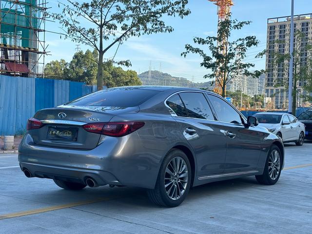 Infiniti Q50L