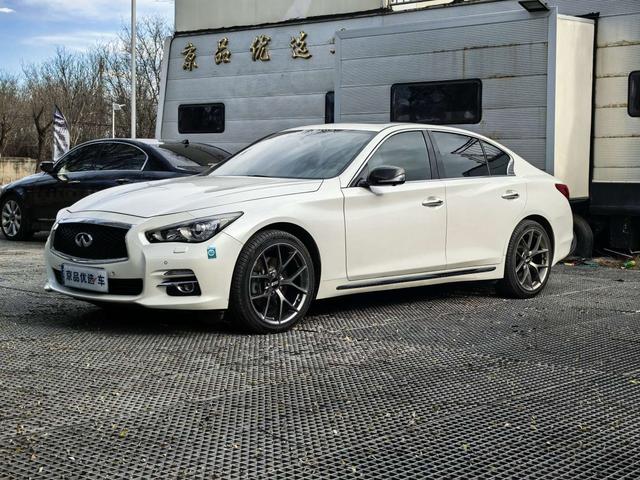 Infiniti Q50L