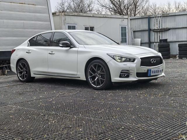 Infiniti Q50L