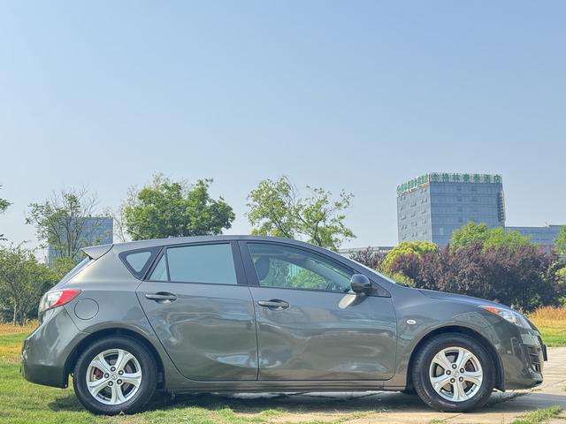 Mazda 3 (imported)