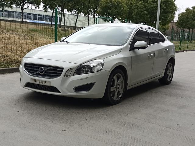 Volvo S60 (imported)