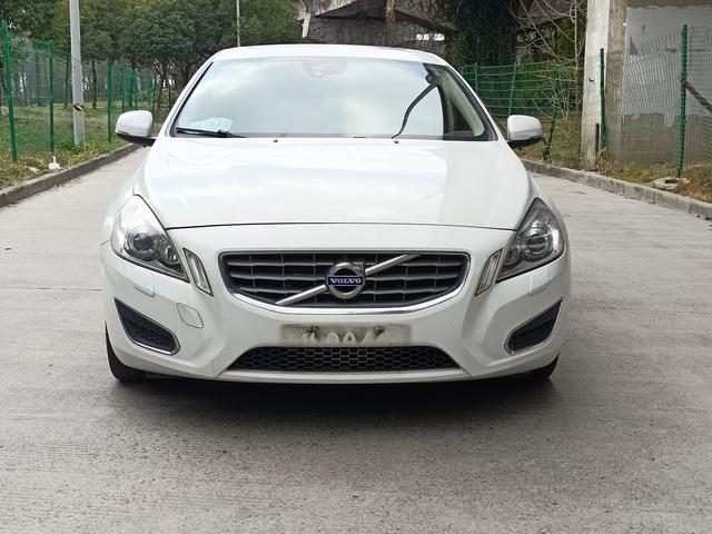 Volvo S60 (imported)