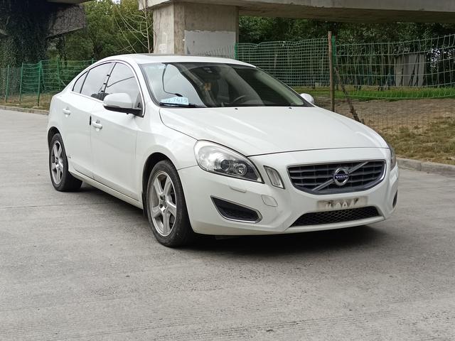 Volvo S60 (imported)