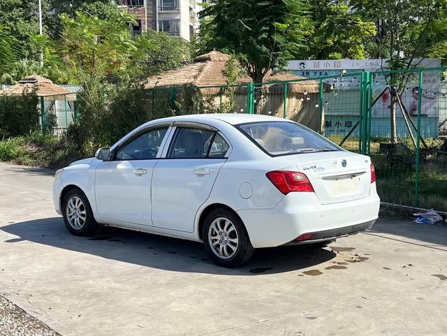 Changan Yuexiang V3