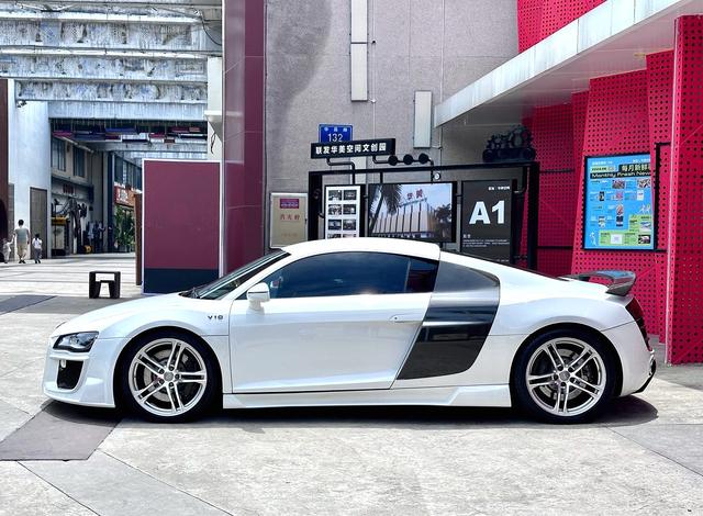 Audi R8