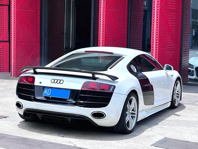 Audi R8