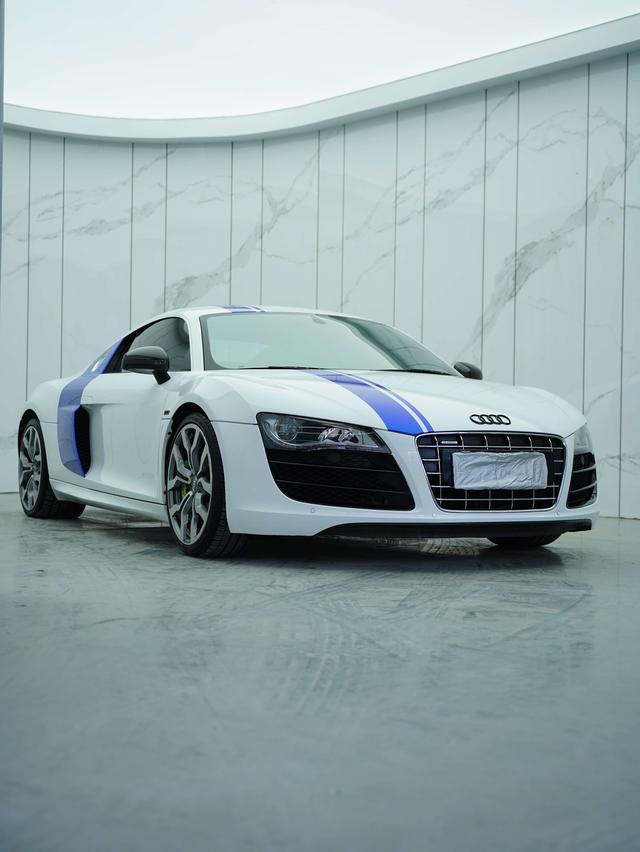 Audi R8