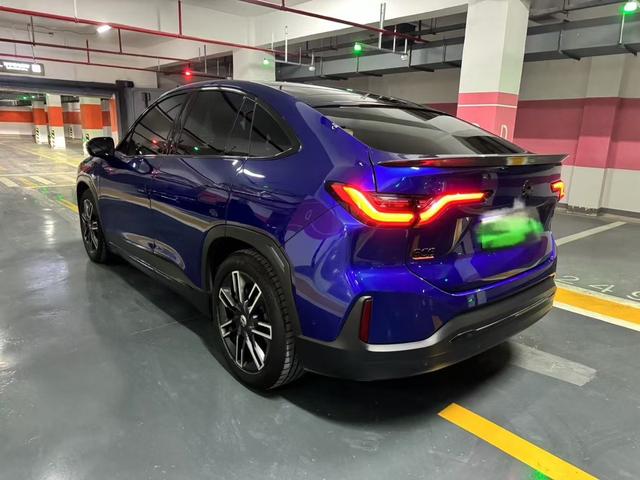 NIO EC6