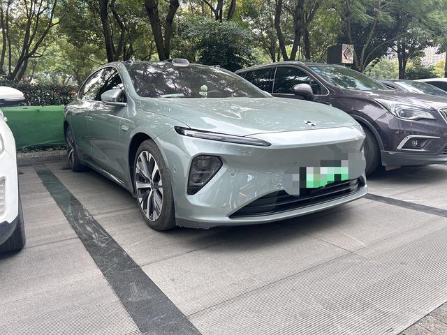 NIO ET7