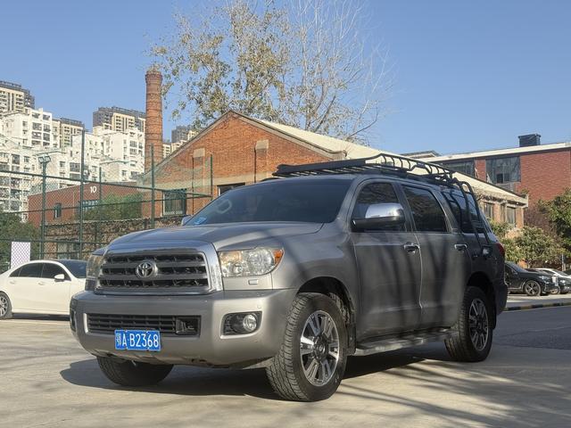 Toyota Sequoia