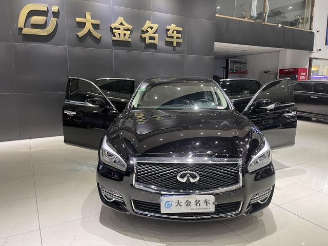 Infiniti Q70