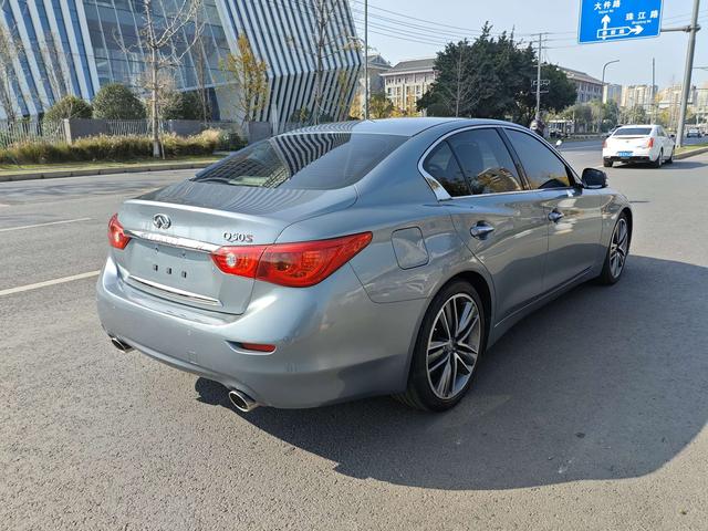 Infiniti Q50