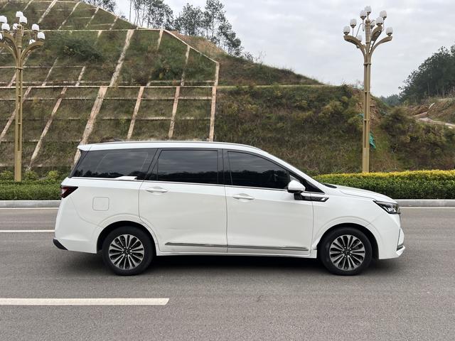 Wuling Jiachen