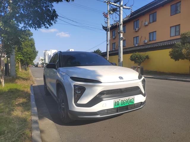 NIO ES6