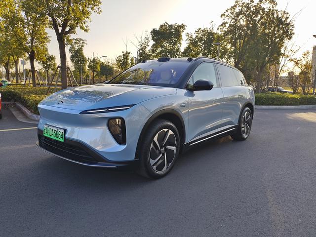 NIO ES6