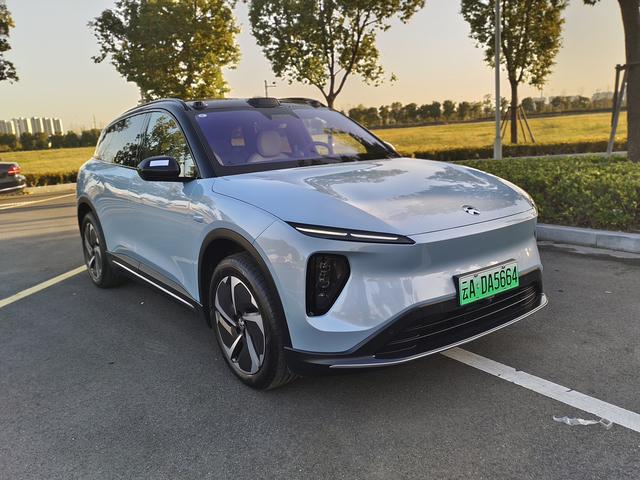 NIO ES6