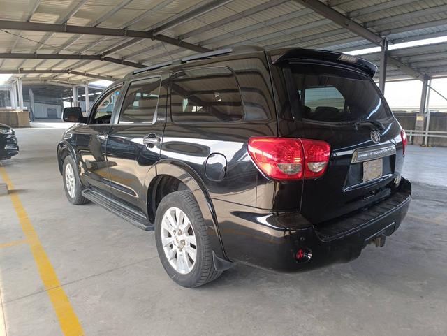 Toyota Sequoia