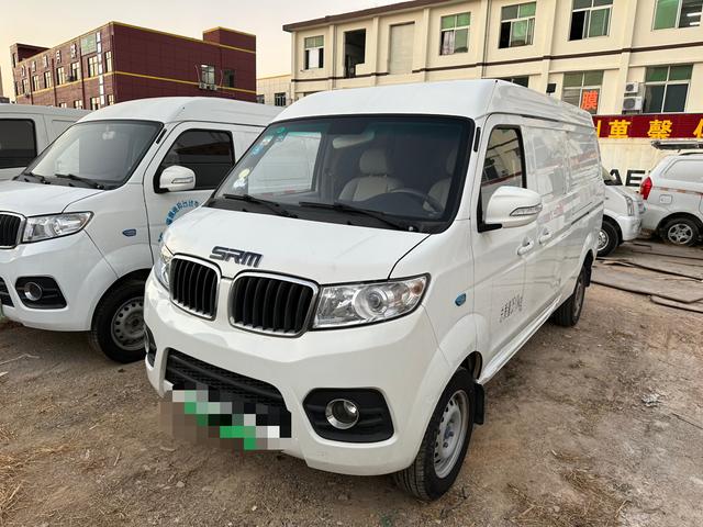 SRM Xinyuan Hiace EV