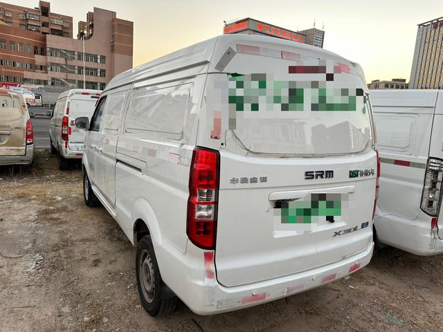 SRM Xinyuan Hiace EV