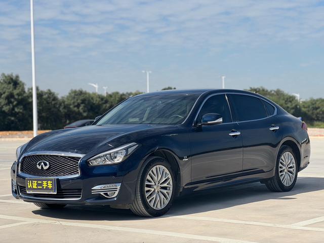 Infiniti Q70