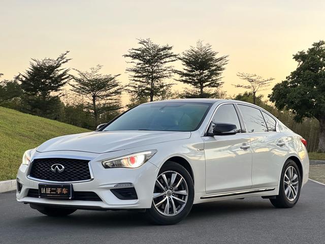 Infiniti Q50L