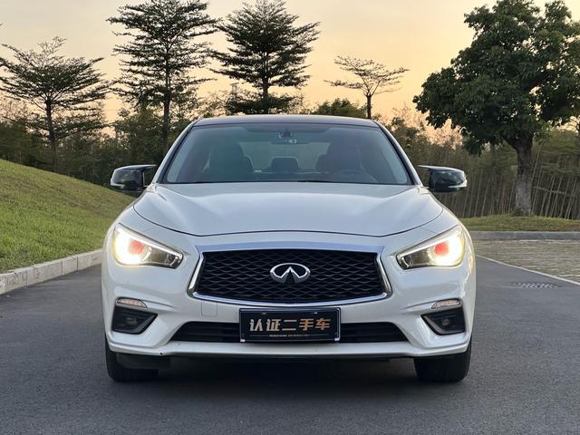 Infiniti Q50L